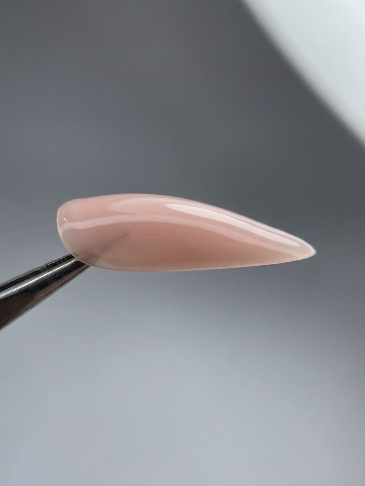 How to Reuse Press-On Nails Safely - Quality reusable nails feature a structured apex and natural C-curve.